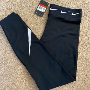 Nike Leggings (NEW)